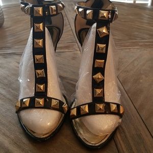 Der'eon Black Studded Heels